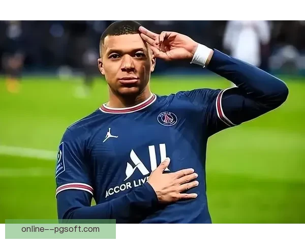 姆巴佩告别巴黎七年生涯开启新篇章 足球巨星转会引发全球关注