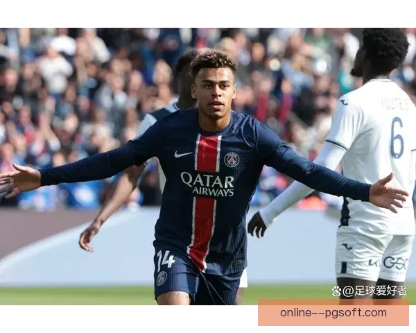 巴黎圣日耳曼正式签约法甲助攻王杜埃 强强联合再度升级