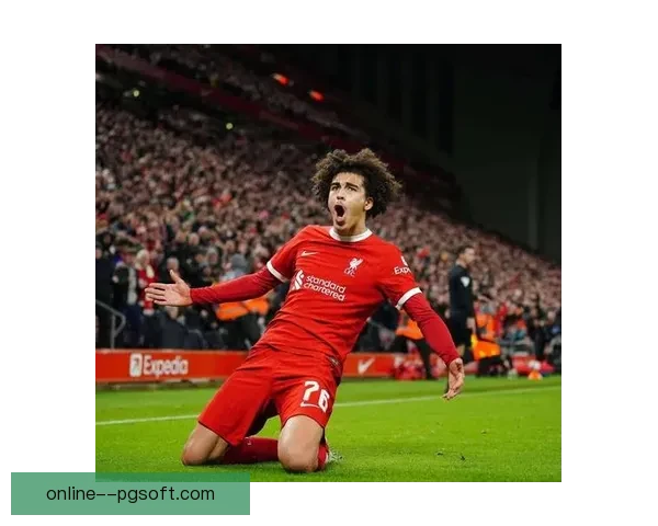 托纳利英超首秀惊艳上演凌空弹射破门斩获处子球点燃全场激情时刻